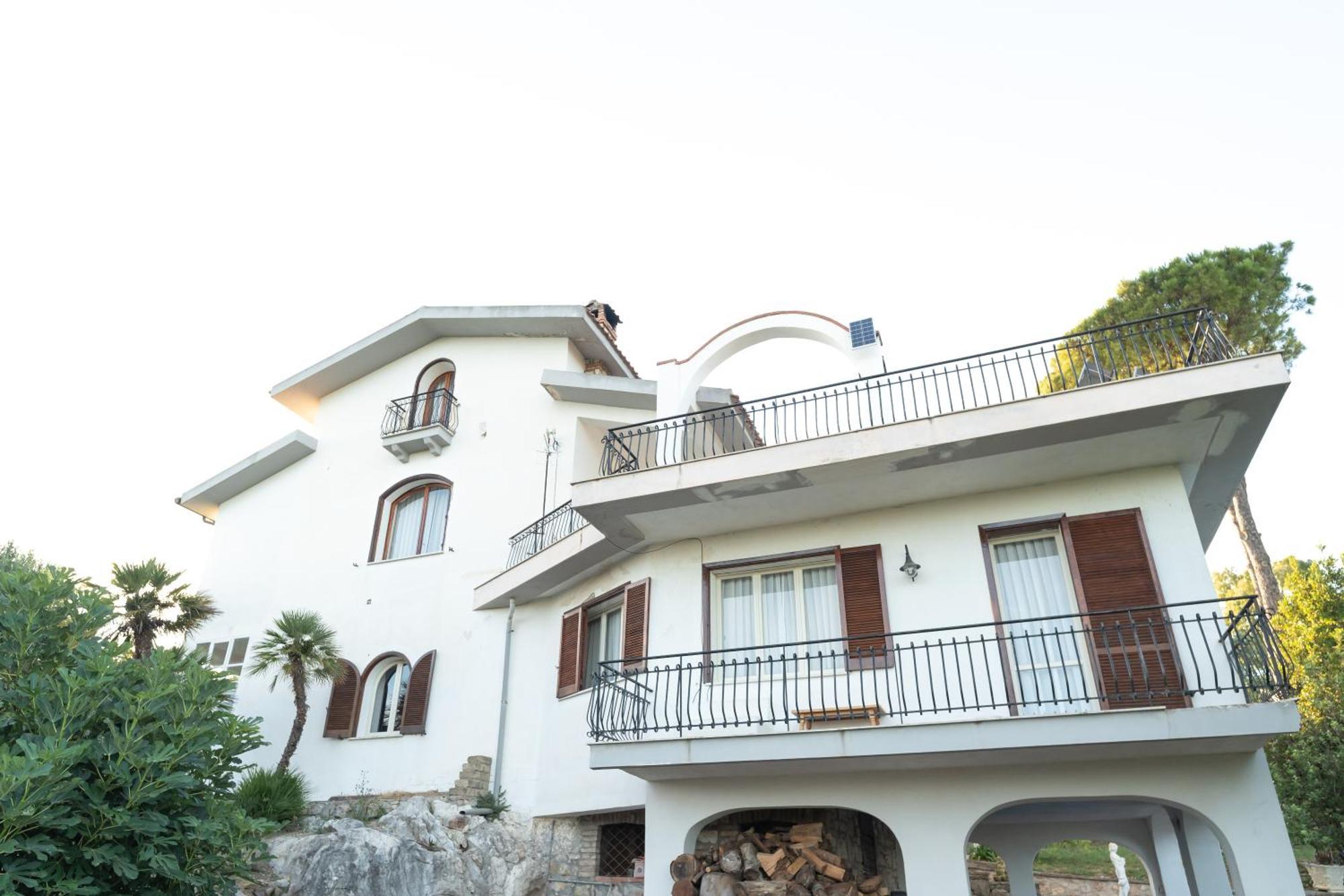 Del Pino, Terrazza Vista Mare Villa Minturno